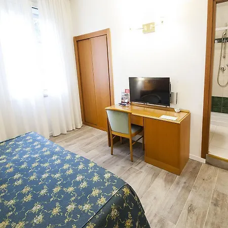 Ξενοδοχείο Italia 3*