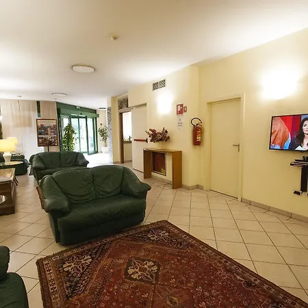 Italia Hotel 3*