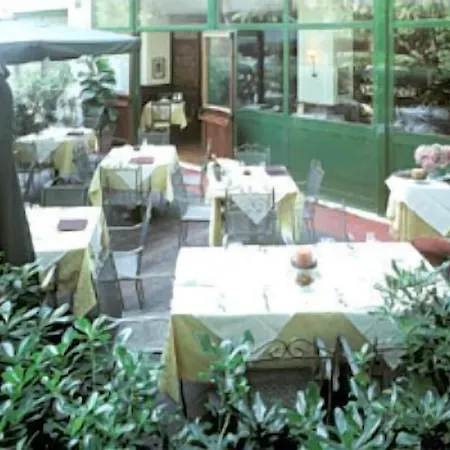 Italia Hotel 3*