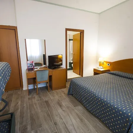 Hotel Italia 3*