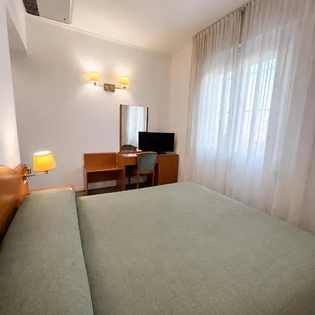 Italia Hotel 3*
