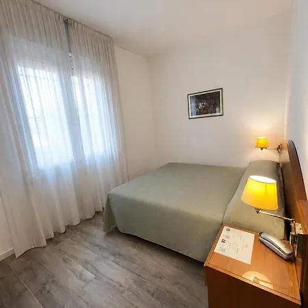 Hotel Italia 3*