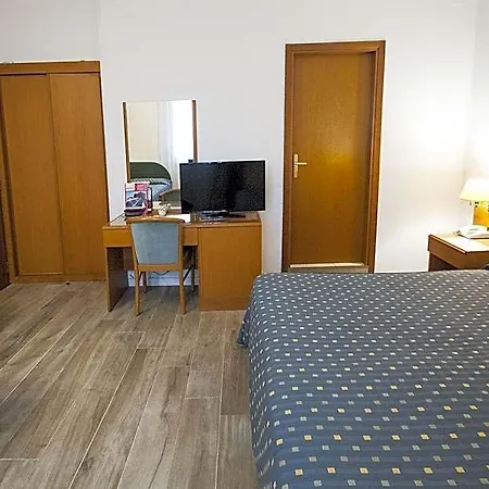 Italia Hotel 3*