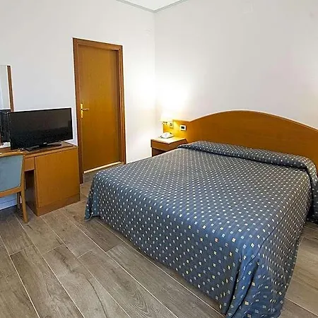 Hotel Italia 3*