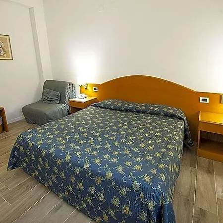 Italia Hotel 3*