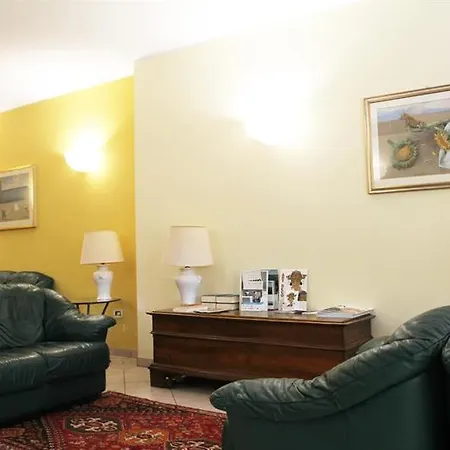 Italia Hotel 3*